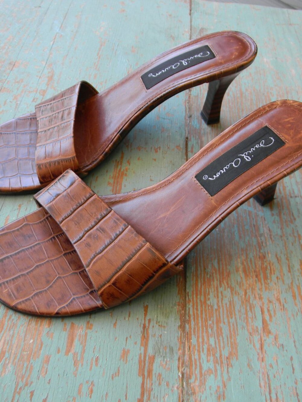 DAVID AARON CROC EMBOSSED MADE IN BRAZIL Y2K LEATHER SANDALS KITTEN HEELS 7.5M
